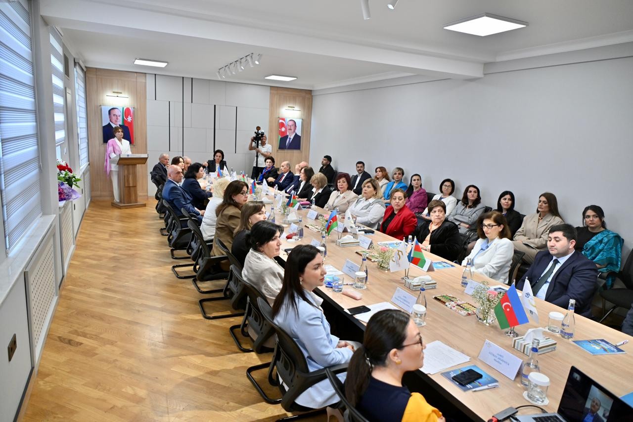 AzMİU-da dil və tarixi şüura həsr olunmuş elmi seminar keçirilib - FOTOLAR